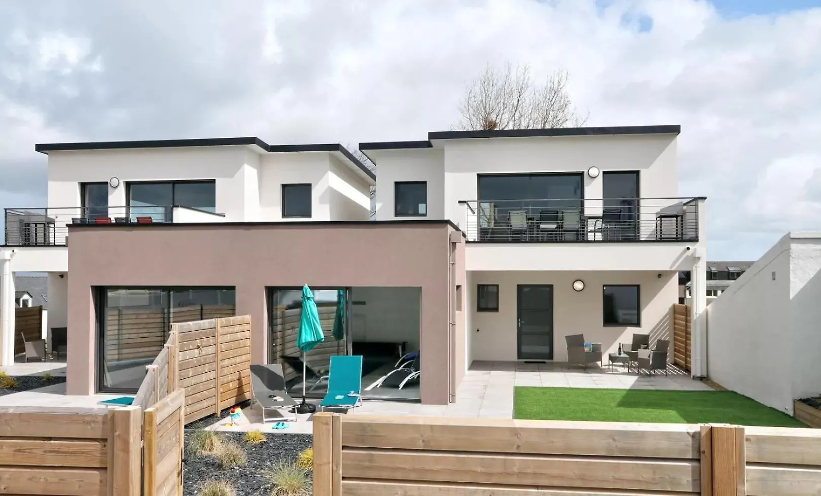 Villa Azenor Bretagne Piscine Interieure Partagee Toute L'Annee 100M Plage Sibiril France