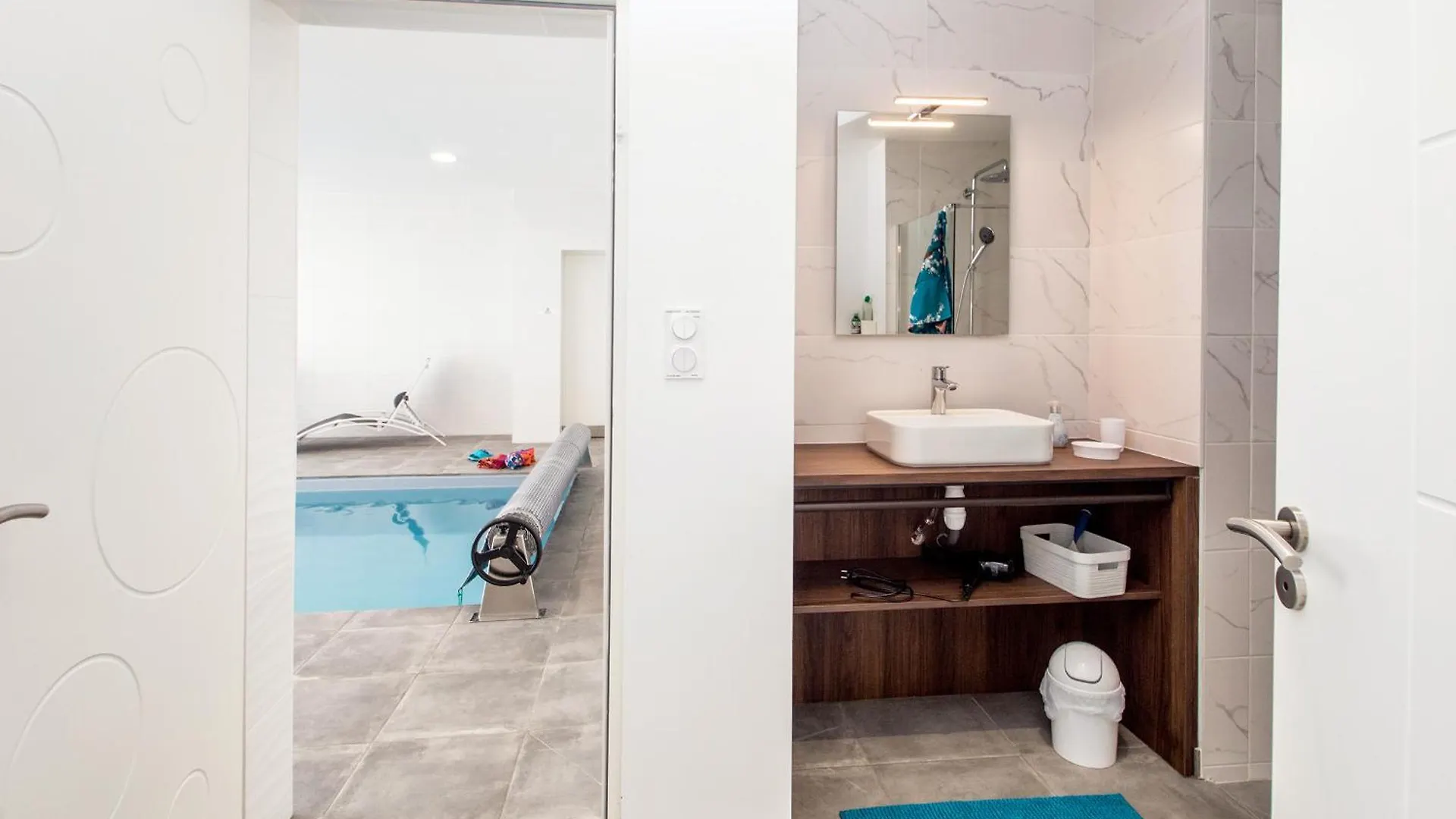 Villa Azenor Bretagne Piscine Interieure Partagee Toute L'Annee 100M Plage Sibiril 0*,  France