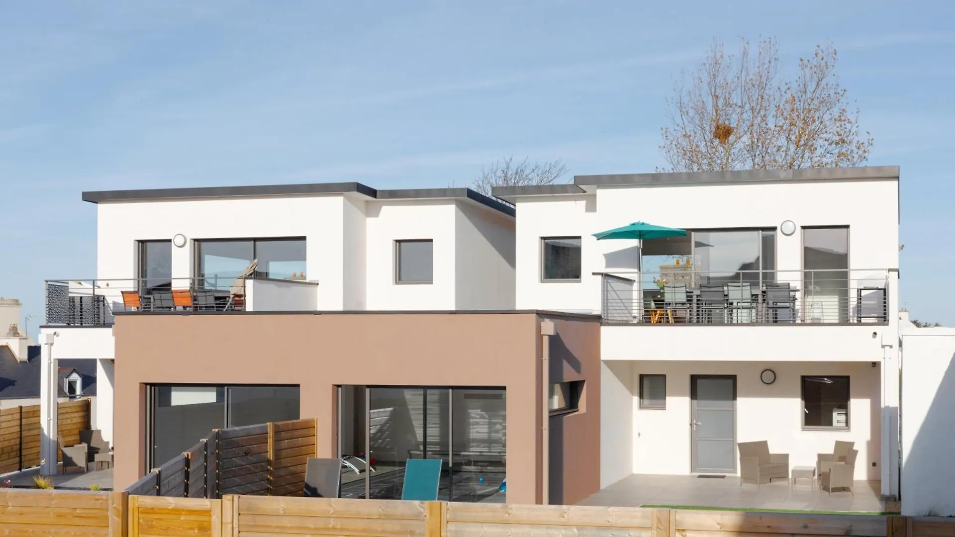 Villa Azenor Bretagne Piscine Interieure Partagee Toute L'Annee 100M Plage Sibiril Holiday home